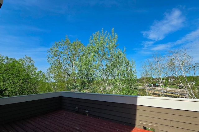 1600 Kenwood Pkwy, Minneapolis, MN 55405 - view of wooden deck