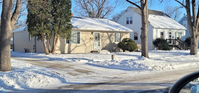 view of front of property