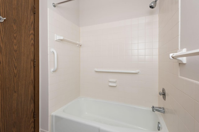 1021 Yuma Ln N, Plymouth, MN 55447 - bathroom with shower / tub combination