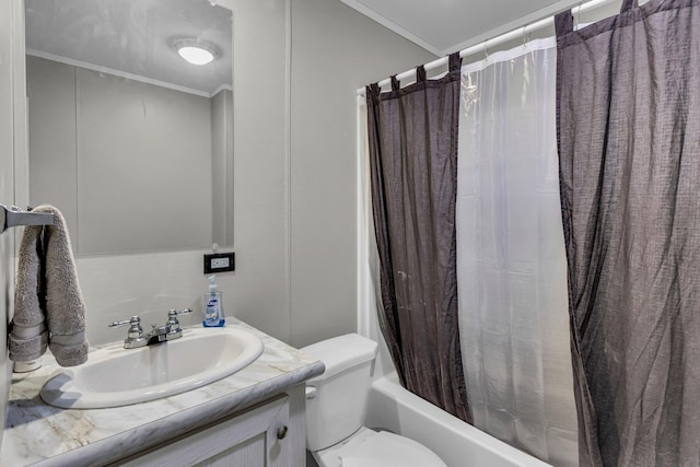 27939 Forest Blvd, Wyoming, MN 55092 - full bathroom featuring vanity, shower / bathtub combination with curtain, and crown molding