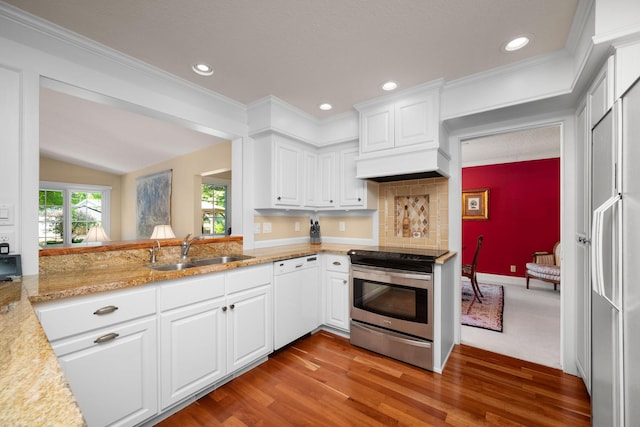 2135 Shadyview Ln N, Plymouth, MN 55447 - kitchen featuring stainless steel electric range oven, a sink, white dishwasher, recessed lighting, and white cabinetry