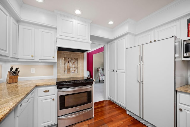 2135 Shadyview Ln N, Plymouth, MN 55447 - kitchen with stainless steel appliances, white cabinetry, dark wood-style flooring, recessed lighting, and crown molding