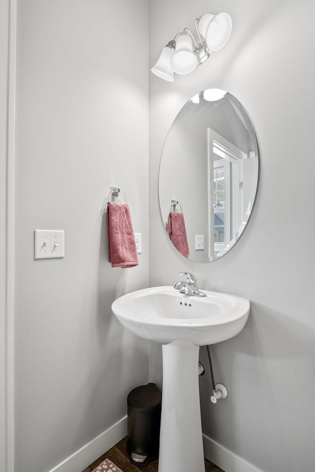 9764 Saint Andrews Dr, Elko New Market, MN 55020 - bathroom with baseboards