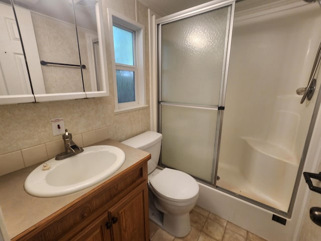 2945 County Road 4 SW Unit 118, Cokato, MN 55321 - bathroom with a shower stall, backsplash, toilet, and vanity