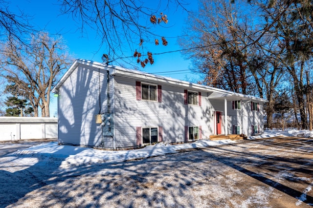 view of front of property