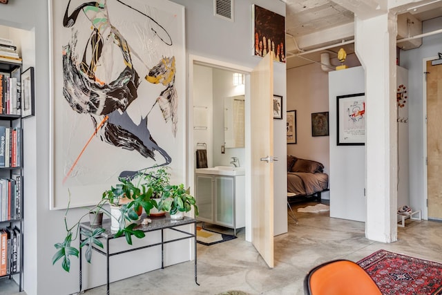 225 9th St E Unit 504, Saint Paul, MN 55101 - hall featuring finished concrete floors