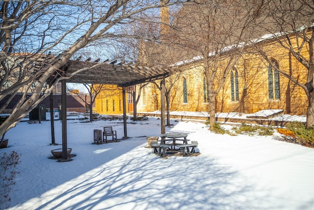 225 9th St E Unit 504, Saint Paul, MN 55101 - view of snowy yard