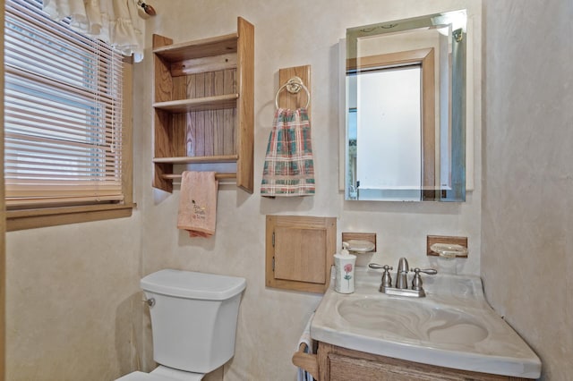 2905 Lake Blvd N, Saint Paul, MN 55109 - bathroom with toilet and vanity