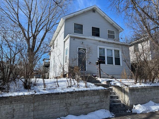 view of front of home