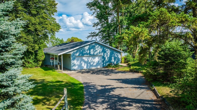 view of detached garage