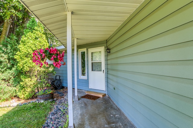 view of property entrance