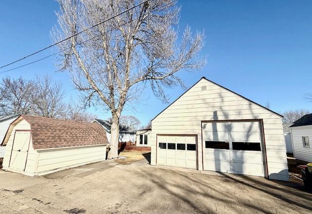 view of detached garage