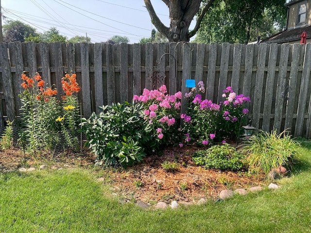 view of yard with fence