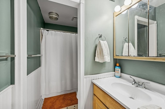 full bath featuring visible vents and vanity