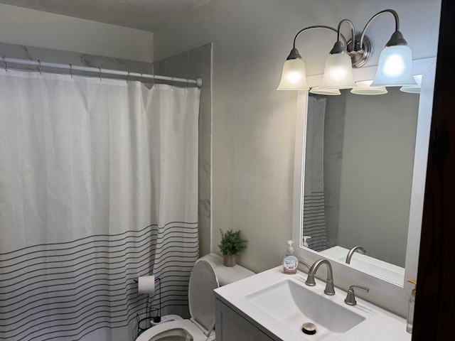 full bath featuring toilet, curtained shower, and vanity