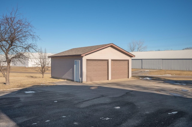 view of detached garage