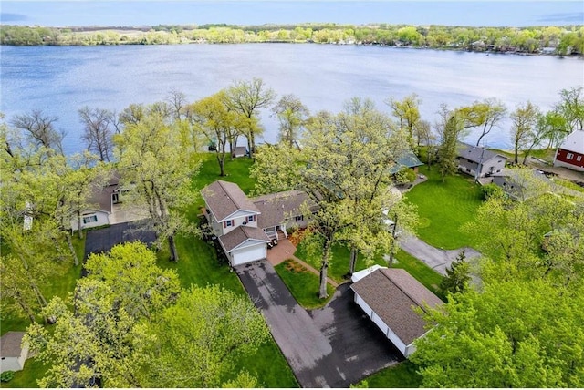 bird's eye view with a water view