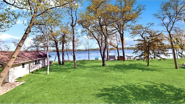 view of yard with a water view