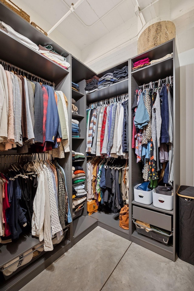 view of spacious closet