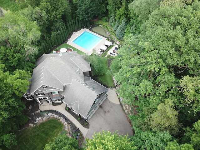 6155 Murray Ct, Shorewood, MN 55331 - aerial view of property and surrounding area featuring a pool