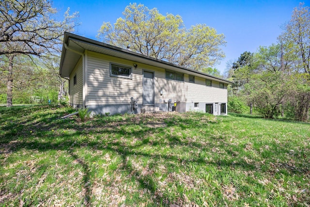 7624 Pioneer Rd, Wyoming, MN 55092 - back of property featuring a lawn