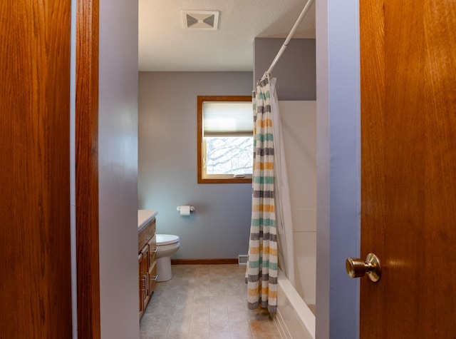 full bathroom with visible vents, shower / bathtub combination with curtain, toilet, vanity, and baseboards