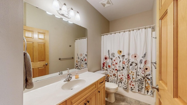 full bath featuring toilet, shower / bathtub combination with curtain, visible vents, and vanity