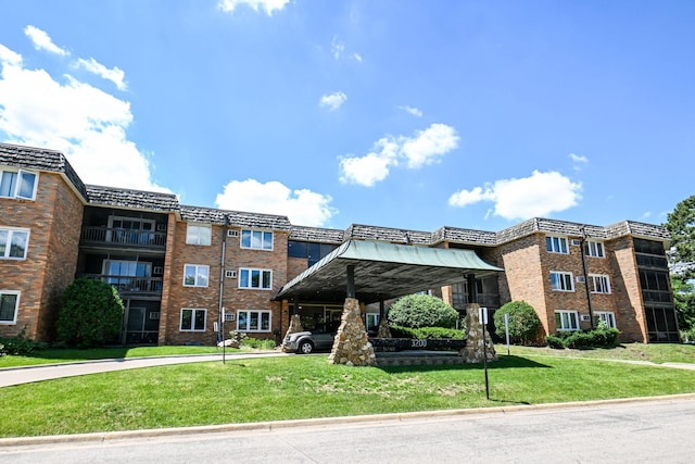 view of building exterior