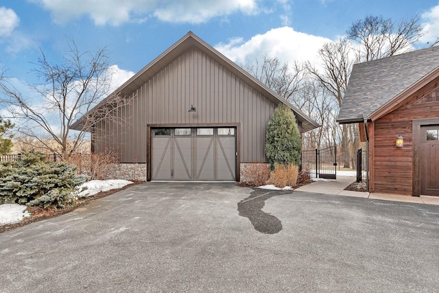 view of detached garage