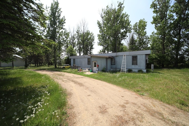 view of front of home featuring driveway