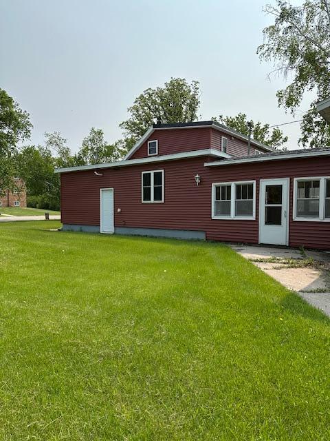 601 1st St S, Karlstad, MN 56732 - photo 4