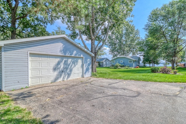 view of detached garage