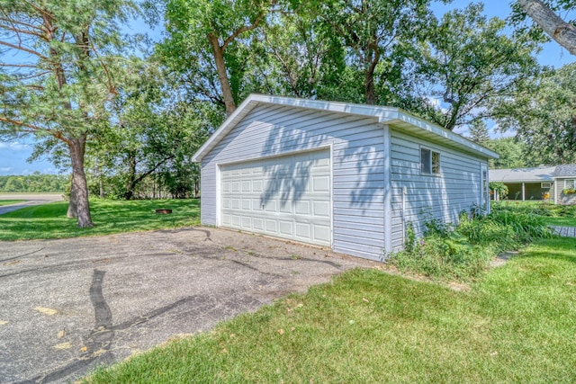 view of detached garage