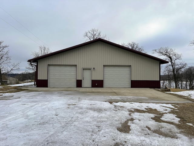 view of detached garage