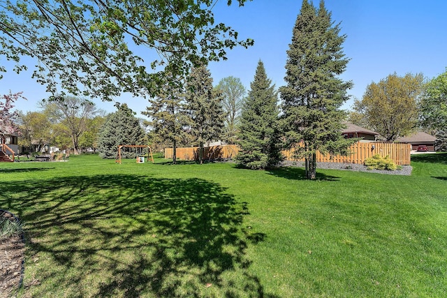 3220 Highlands Rd, Brooklyn Park, MN 55443 - view of yard