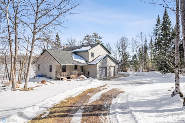 view of front of home featuring driveway