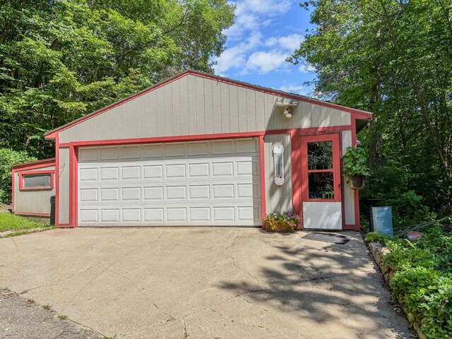 view of detached garage