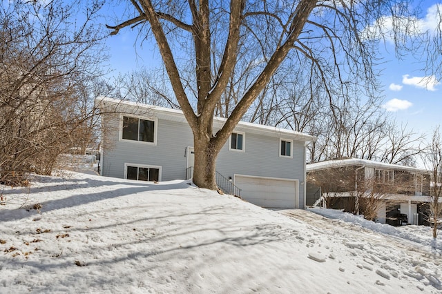 view of front facade featuring a garage