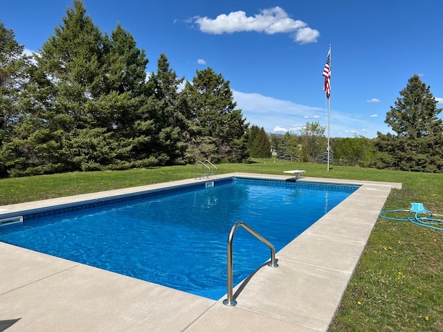 pool featuring a yard