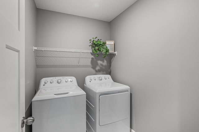 3485 109th Ln NE, Blaine, MN 55449 - laundry area featuring washer and dryer