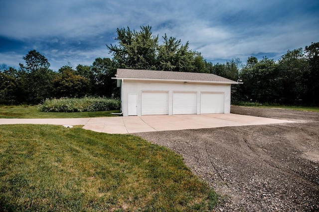 view of detached garage