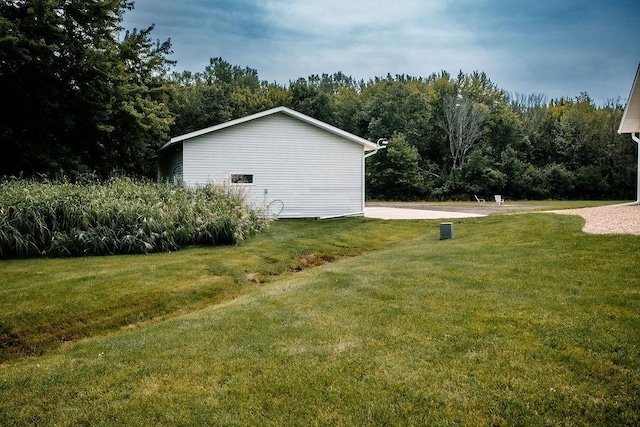 view of yard featuring a view of trees