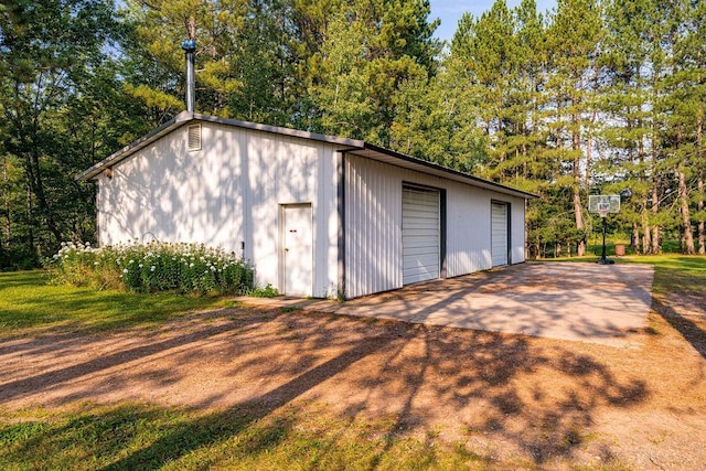 view of detached garage