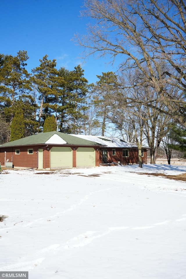 view of front facade featuring an attached garage