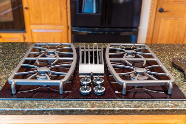 room details with black appliances