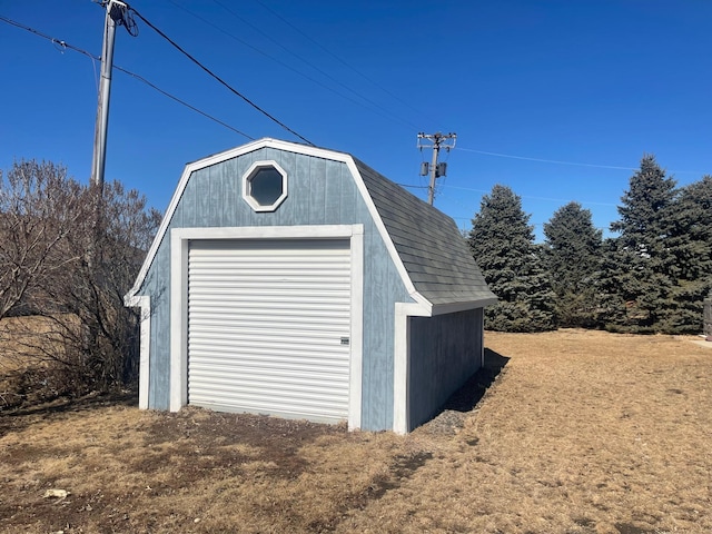 view of detached garage