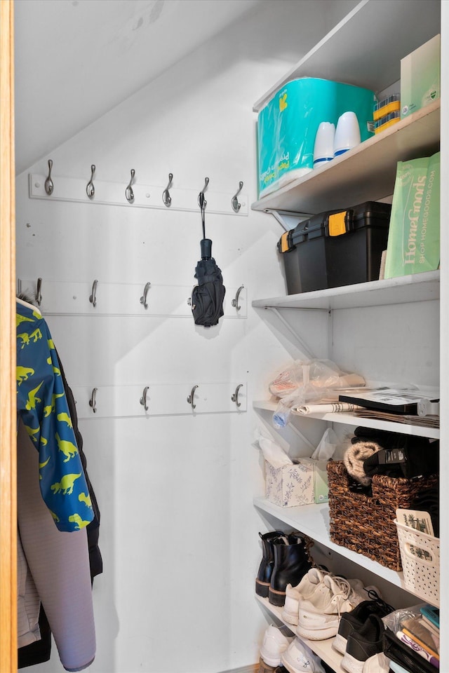 mudroom with vaulted ceiling