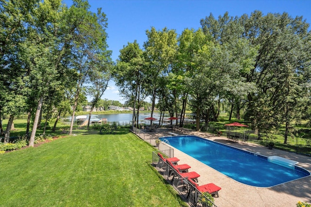 view of pool featuring a water view