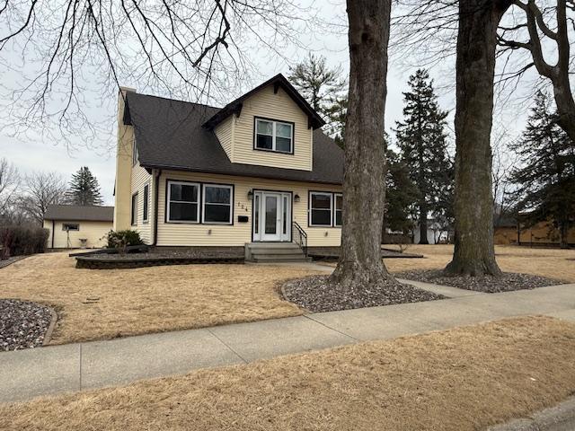 view of front of property with entry steps