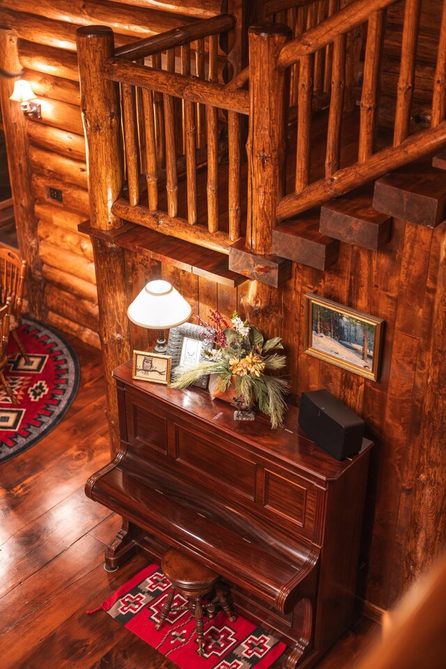 detailed view of rustic walls and wood finished floors